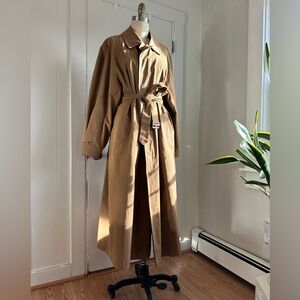 UNIQUE Tan Burberry Trench Coat with Gold Buckle Belt